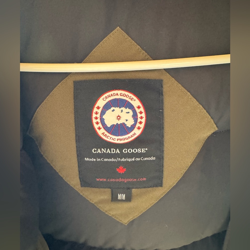 Authenticated Canada Goose Arctic Program Women’s… - image 7